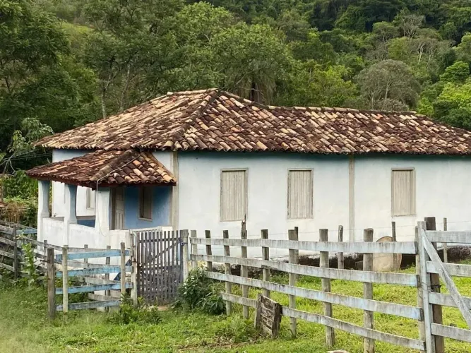 Sitio à venda, 3 quartos, Carmópolis de Minas - Carmópolis de Minas/MG