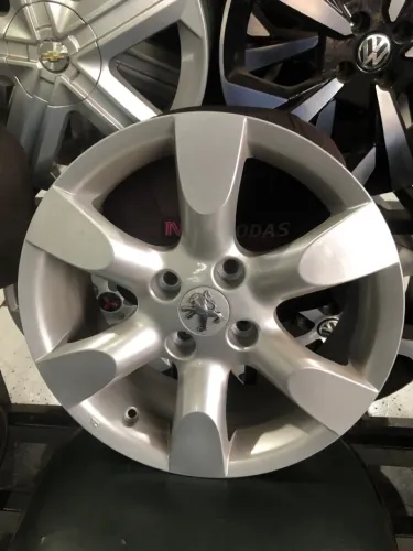 Rodas de liga leve aro 16 originais Peugeot semi-novas