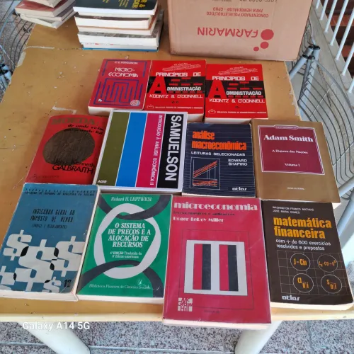 Livros de Economia e Administração e contabilidade - Diversos Títulos