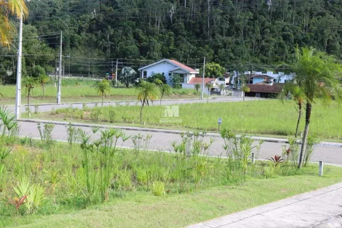 RECANDO DA LUA - SEU REFUGIO NO BATEAS - LOTES DE 240 A 469,00 MTS