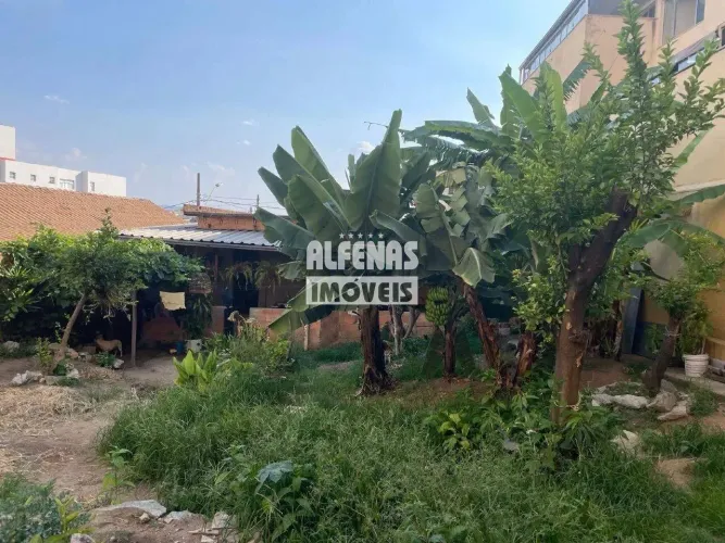 EXCELENTE LOTE EM UMA DAS PRINCIPAIS AVENIDAS DO ELDORADO