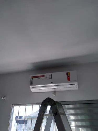 Instalação de ar condicionado ,manutenção corretiva e limpeza.