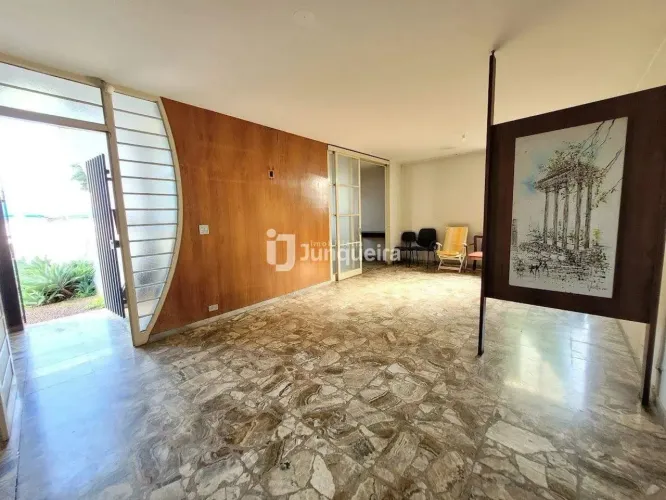 Casa em avenida com grande fluxo e forte apelo comercial no bairro Cidade Jardim