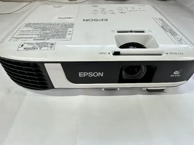 Projetor X51+ Somente VGA *HDMI somente com Splitter