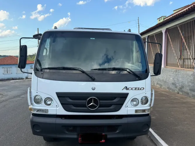 1016 Mercedes 2018 Único dono 