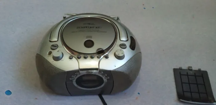Radio CD Player Britania bs199 com defeito
