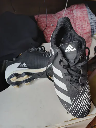 Chuteiras Adidas Predator n?34