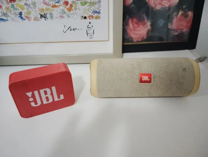 Caixas de Som JBL (usadas-leia o anúncio)