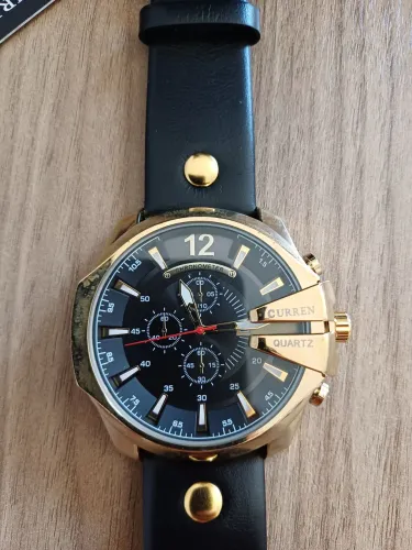 Relógio Curren Quartz Dourado com Pulseira de Couro