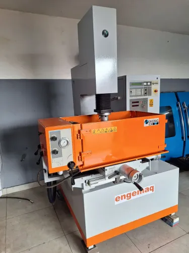 ELETROEROSAO ENGEMQ/EDM-440 NC