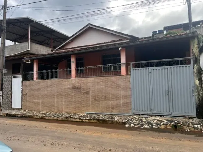 Casa venda na cidade de Rochedo de Minas.