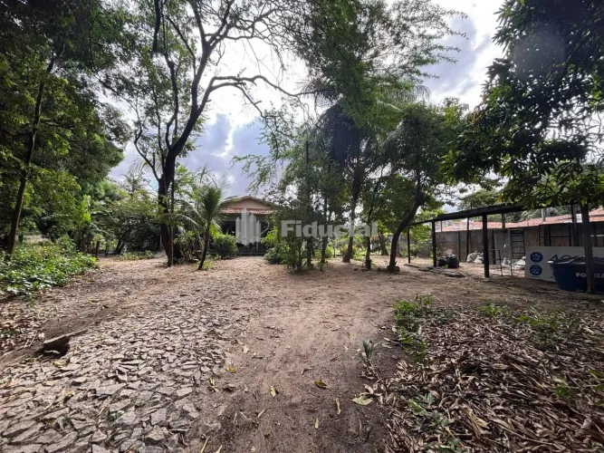 OPORTUNIDADE P/ INVESTIDORES!!! Terreno c/ 5.100m², medindo 60mx85m, c/ 03 frentes, poço p