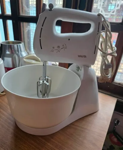 Batedeira Walita Ri1554 110v. Com detalhe