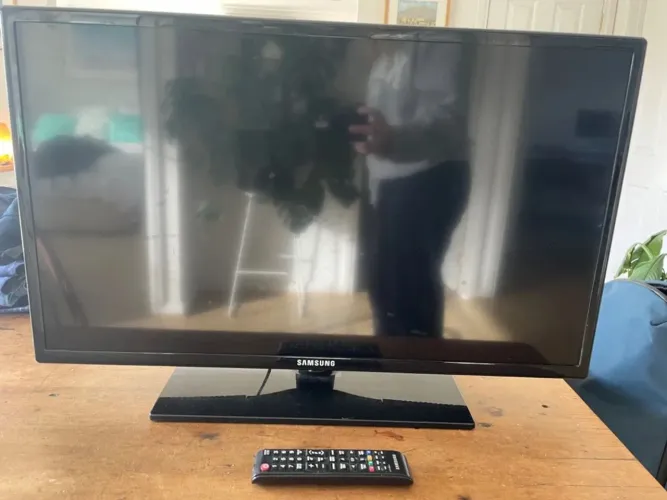 Tv 32 polegadas (não é smart) faço entrega