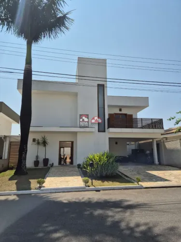 Casa de Alto Padrão em Condomínio Lindo!