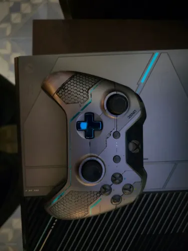 Controle Xbox One Edição Halo 5!