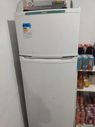 Vende se geladeira 