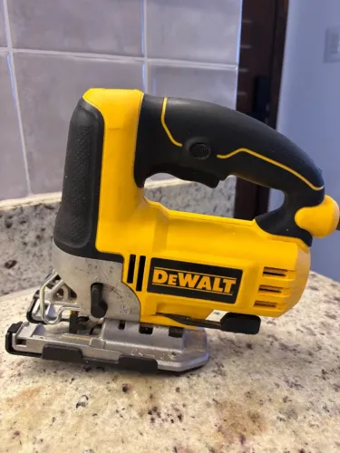 Serra tico tico DeWALT