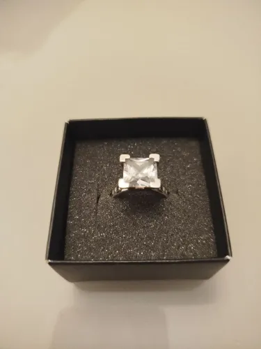 Anel Prata 925 Estilo Solitário com Pedra Quadrada + Certificado
