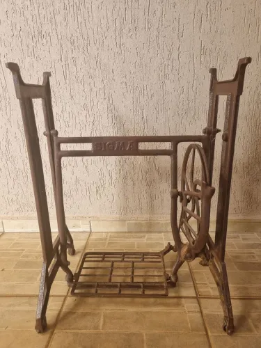 Base de maquina de costura antiga