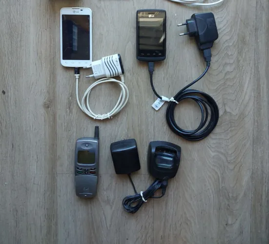 Kit 3 Celulares Antigos (Modelos LG) - Coleção ou Manutenção