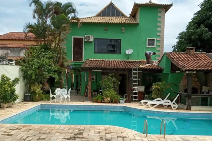 Casa com Piscina e área gourmet a venda em São Pedro da Aldeia, RJ - R$680Mil - Aceita Fin