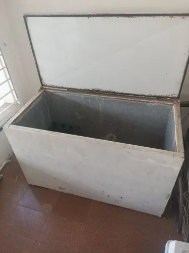 Balcão de madeira palete + caixa térmica