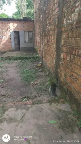 Vendo um terreno que medindo 3 x 30 com um compartimento de ovenaria com banheiro dentro 