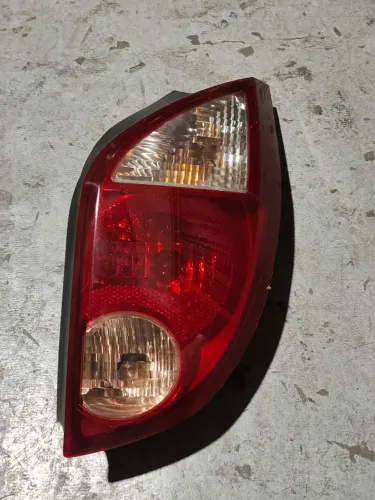 Lanterna direita Celta 2006 a 2015