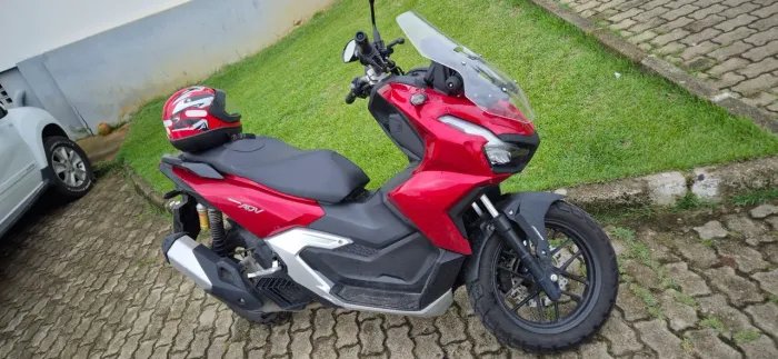 VENDO ADV 160 2026. MUITO NOVA 3 MESSES DE USO