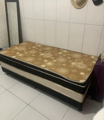 Cama de solteiro com 6 meses de uso