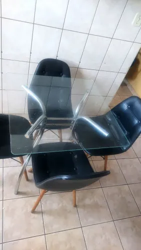 Mesa em perfeito estado