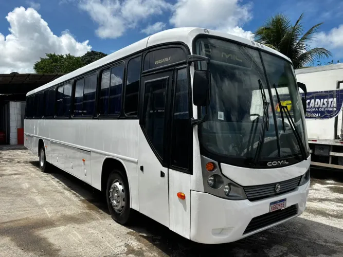 Ônibus rodoviário, motor dianteiro com ar condicionado 