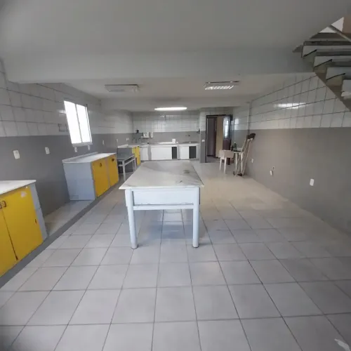 Imóvel para aluguel possui 1089 metros quadrados com 8 quartos em Boca do Rio - Salvador -