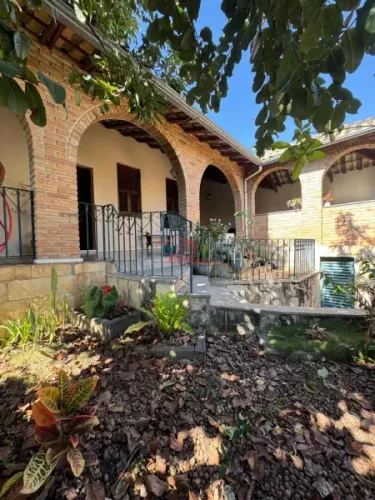 Excelente oportunidade casa com lote de 360m2 bairro Ouro Preto R$ 1.099.000,00