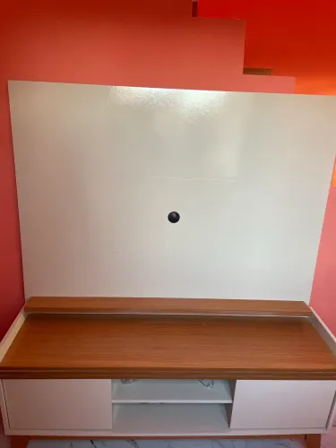 Painel para TV com rack/bancada