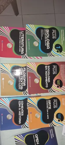 Livros Moderna Inglês, geografia, gramática, história, filosofia, sociologia, entre outros