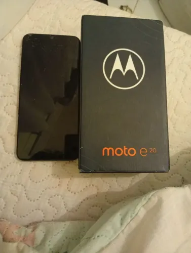 Motorola e20 trincado (vai com a caixa)