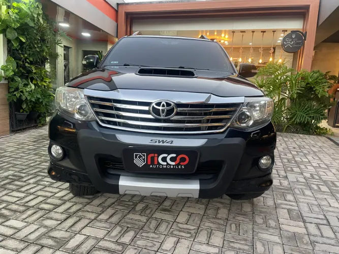 Toyota Hilux SW4 SRV D4-d 4X4 3.0 TDI Dies. AUT 2013