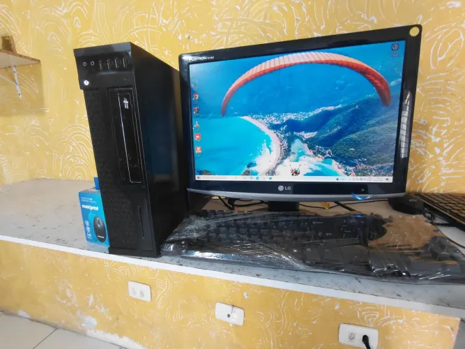 Excelente computador para trabalhos e tarefas dia i3 8 gb