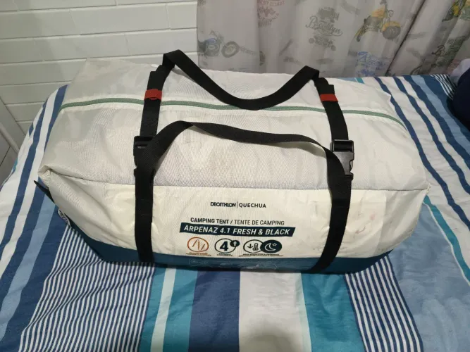 Quechua 4.1 fresh black nova, nunca usada!