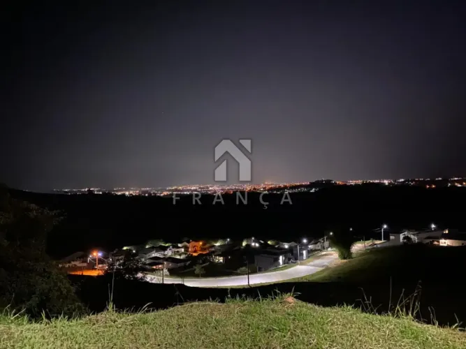 Terreno Condomínio em Jacareí