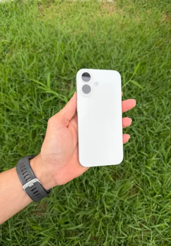 iPhone 16  256GB