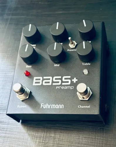 Pedaleira De Efeito Para Baixo Bass+ Preamp Xlr Fuhrmann