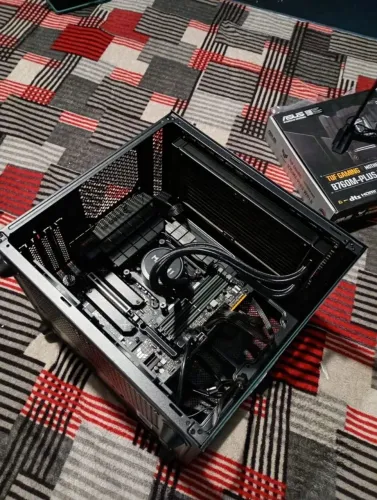 Kit i5 12400f b760m tuf wi-fi ddr5 water cooler machi fonte 500w mini gabinete
