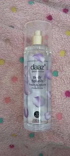 Body Splash da Daaz floral e frutal