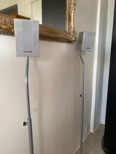 Pedestal para caixa se som + Caixas De Som - Pedestal Cor Prata