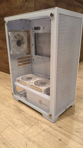 Gabinete Ninja branco com cooler e controladora