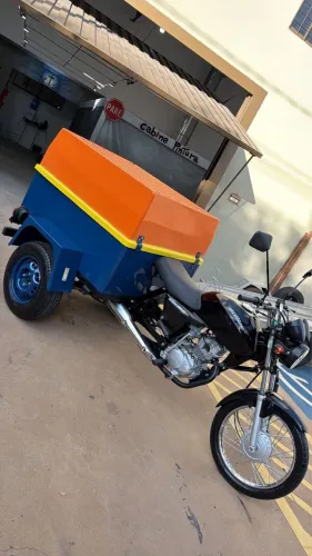 Moto para trabalho muito nova !