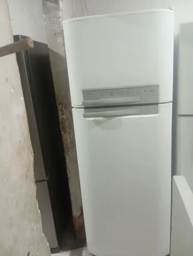 Electrolux fros free top demais 